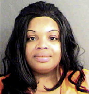 Latavia Oliphant, - Mecklenburg County, NC 